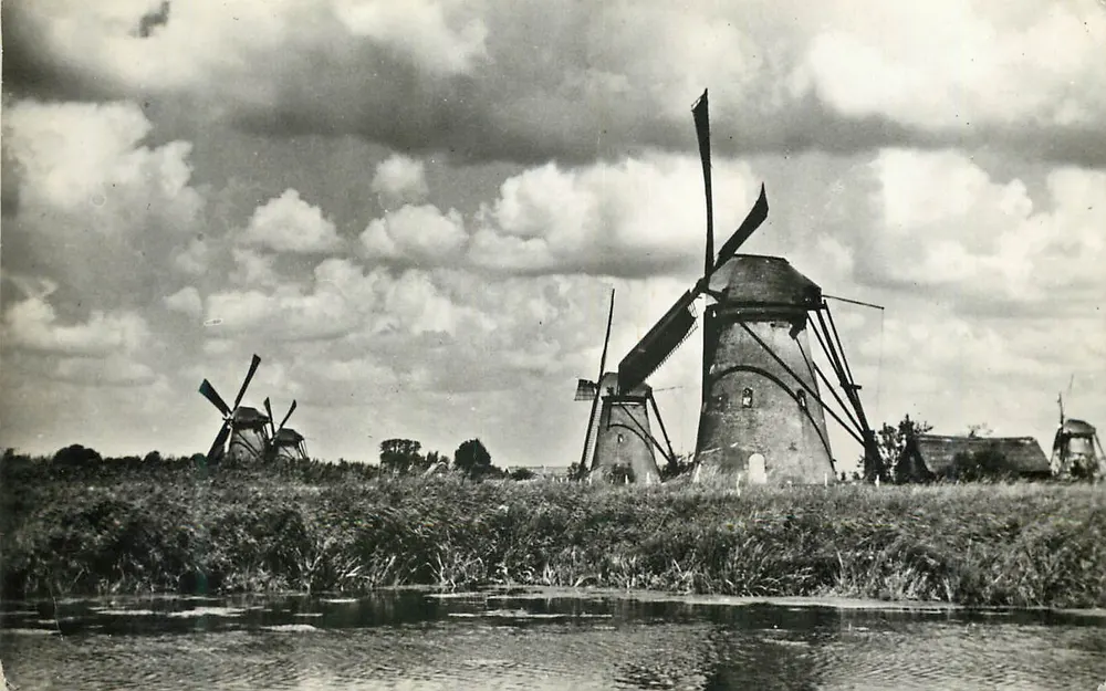 Paisagem de moinhos de vento nos Países Baixos — editor ml 27 - Frente