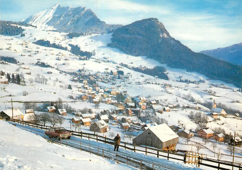 Amden — vista panorâmica nevada — Schonwetter, Glarus - Frente