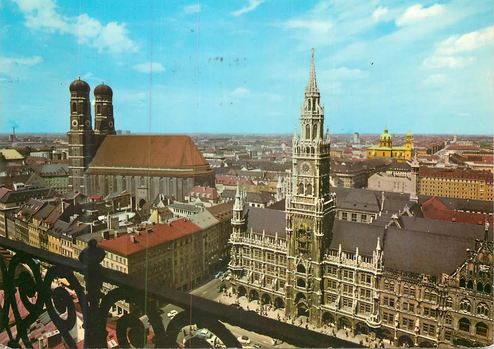 München — Blick vom « Alten Peter » auf den Rathaus und die Frauenkirche — Hans Andres Verlag, Nr. M 186/4022 - Vorderseite