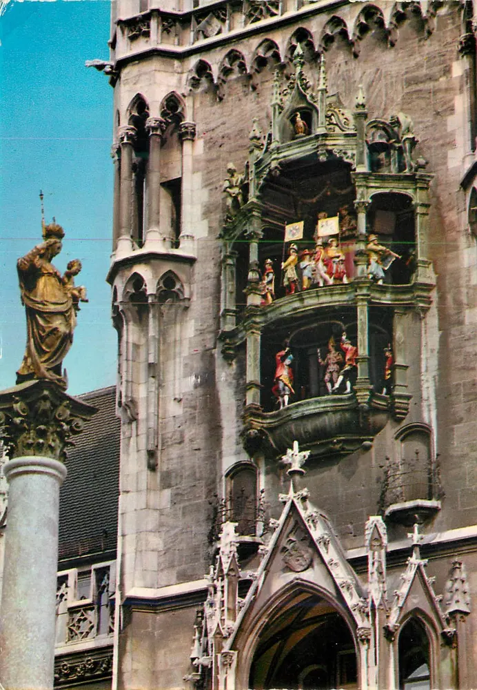 München — Glockenspiel am Rathausturm — Verlag München 80 - Vorderseite