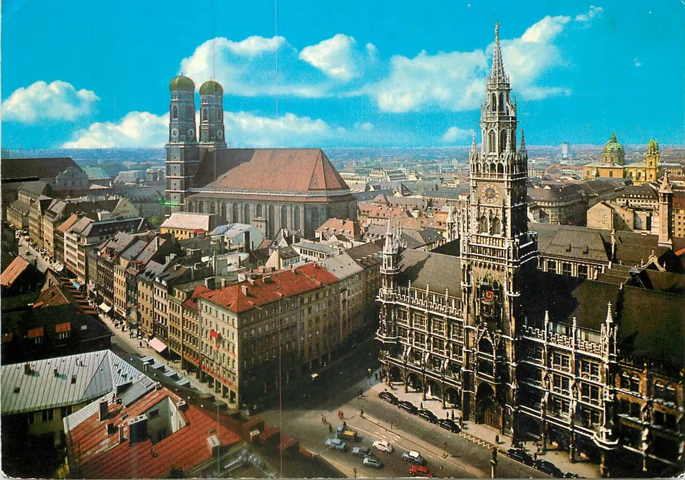 München — Ansicht der Frauenkirche und des Rathauses — Verlag Staatsdruckerei - Vorderseite
