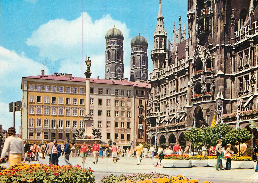München – Marienplatz mit der Maria-Säule, den Kirchtürmen und dem Rathaus – Verlag 'Stadt weltberühmter Biere', n° 297 - Vorderseite