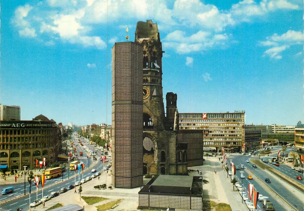 Berlim — Igreja da Memória e Praça Breitscheid — AEG-Verlag - Frente