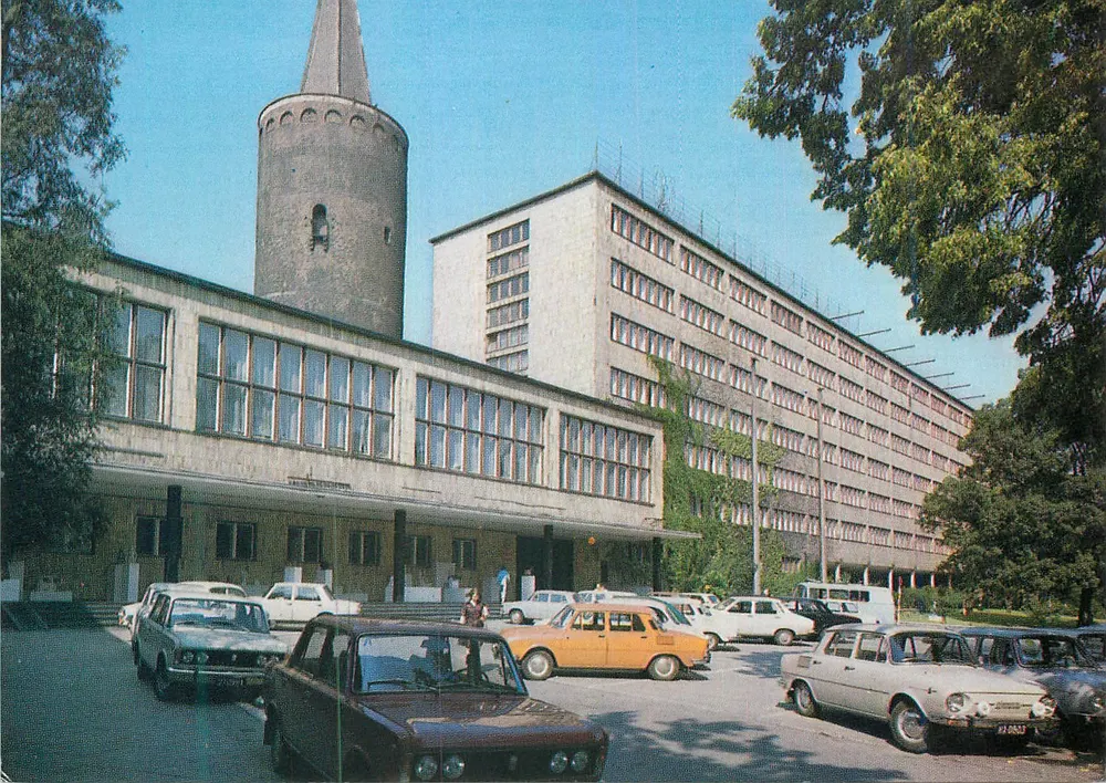 Opole — Urząd Wojewódzki, w pełnym widoku Wieża Piastowska z XIV wieku - Awers