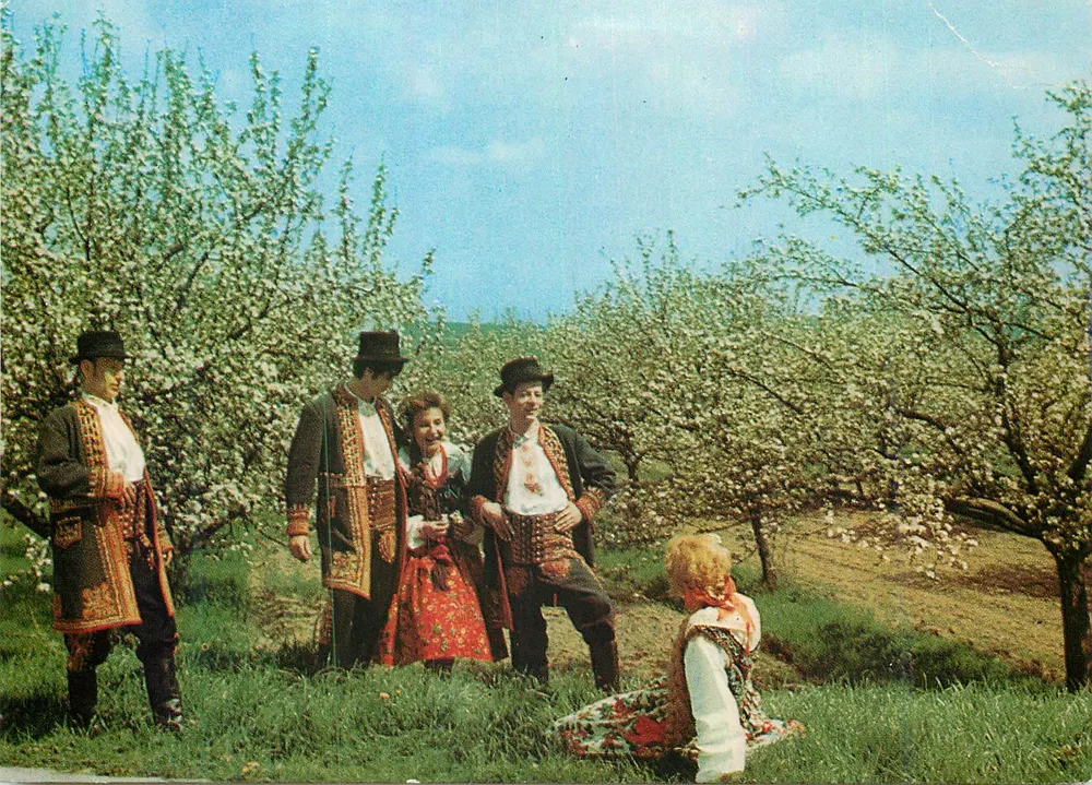 Folklore da região de Sadeckie — Dni Kwitnącej Jabłoni — editor Biuro Wydawniczo-Propagandowe - Frente