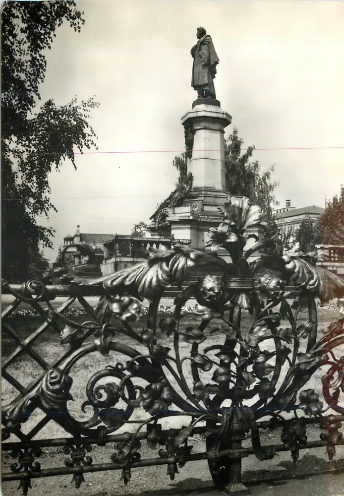 Varsavia — Monumento ad Adam Mickiewicz — editore 'RUCH' n°34-799/C - Recto