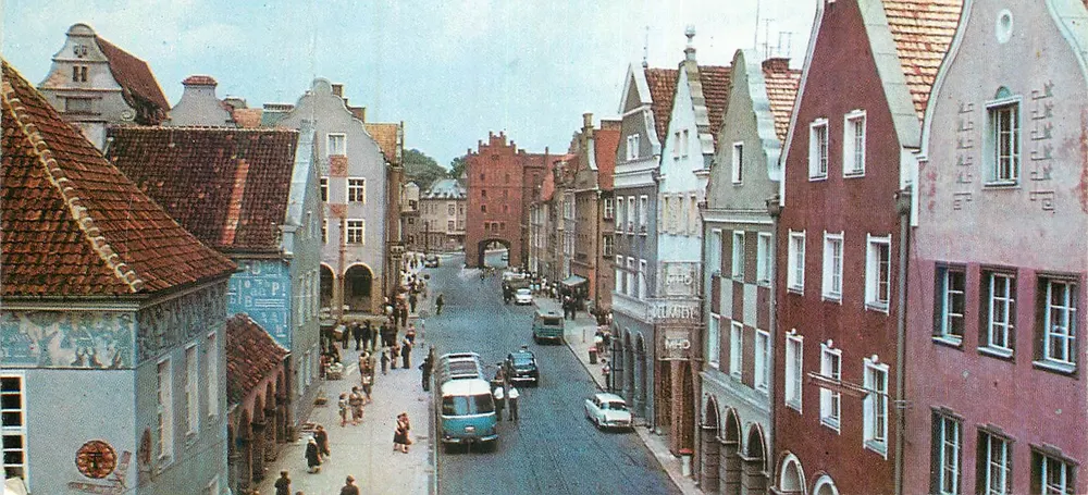 Vue da rua Staromiejska em Olsztyn — editor BIURO WYDAWNICZE - Frente