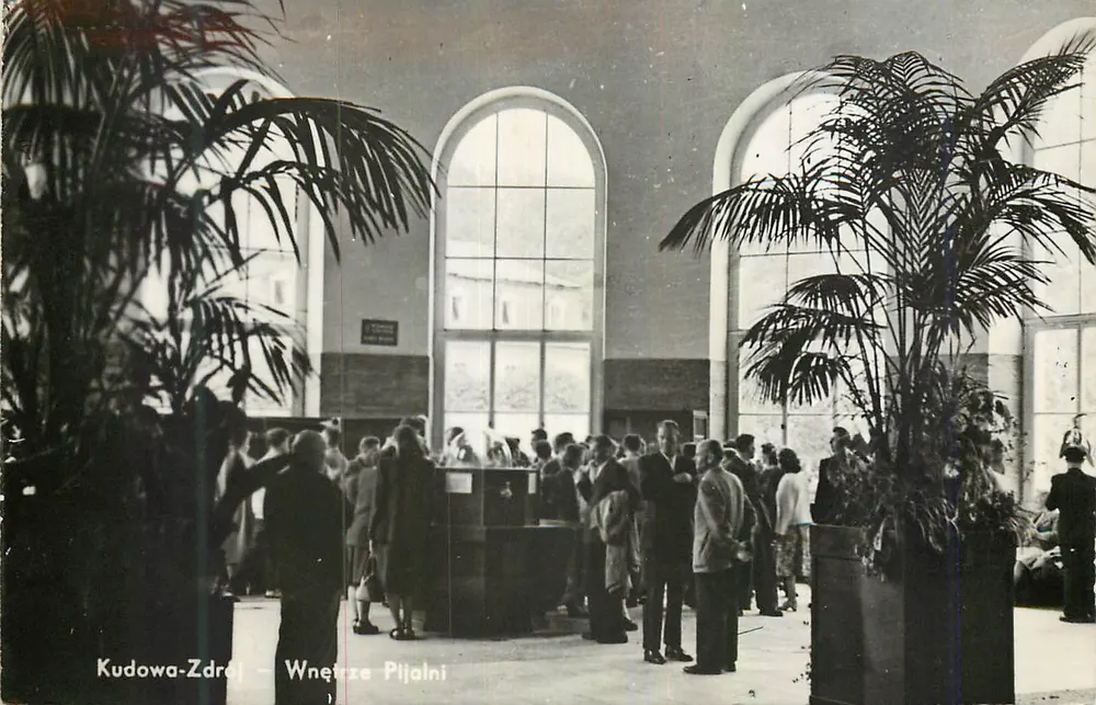 Kudowa-Zdrój — Interior da Pijalni — editor desconhecido, número de série não visível - Frente