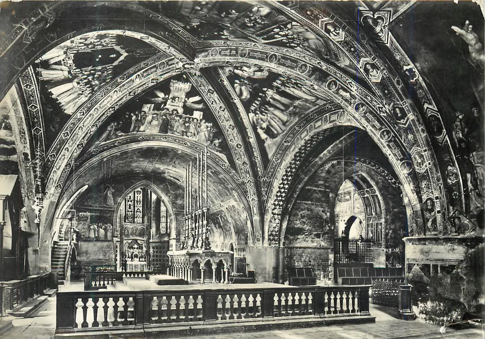 Assisi — Untere Basilika des hl. Franziskus — Kreuzzug und Hauptaltar — Verlag D.A.C.A. - Assisi - Nachahmung verboten - Vorderseite