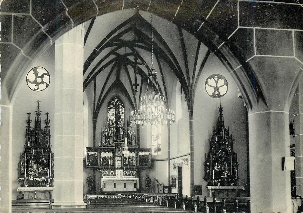 Interior of the Catholic Church in Wiltingen — Kreis Saarburg — Publisher Josef Pohlen, No. 8338 - Front