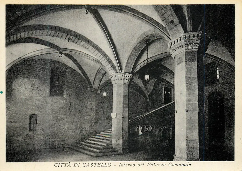 Città di Castello — Interior del Palazzo Comunale — Ed. Ris. G. Bartoccioni n° b8238 - Anverso