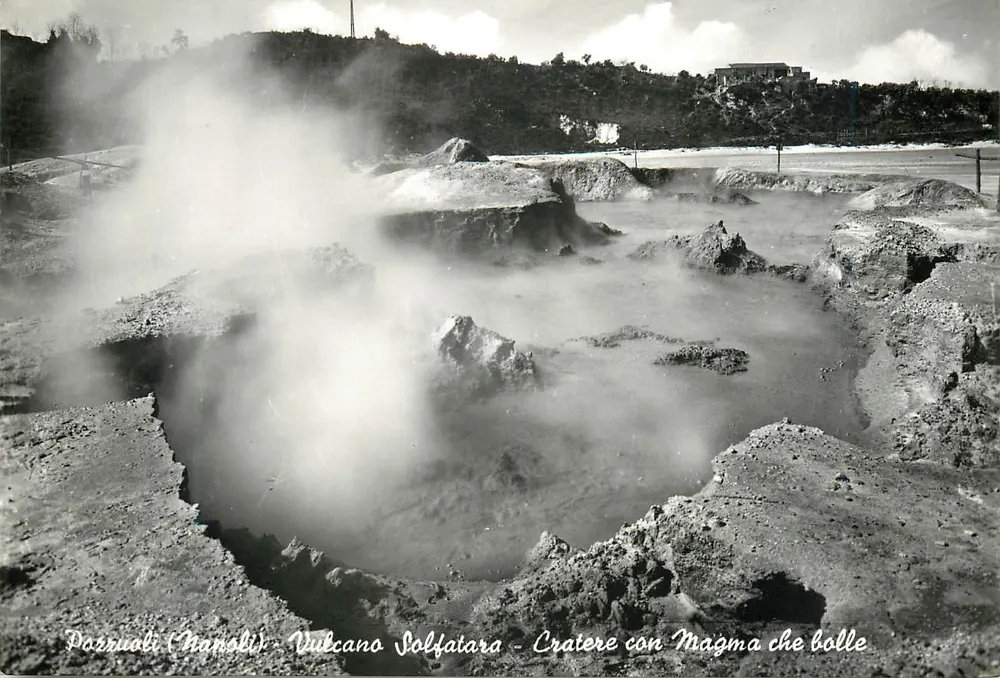 Porruali (Neapel) — Krater mit kochendem Magma — Ausgabe Solfatara, n° 31635 - Vorderseite