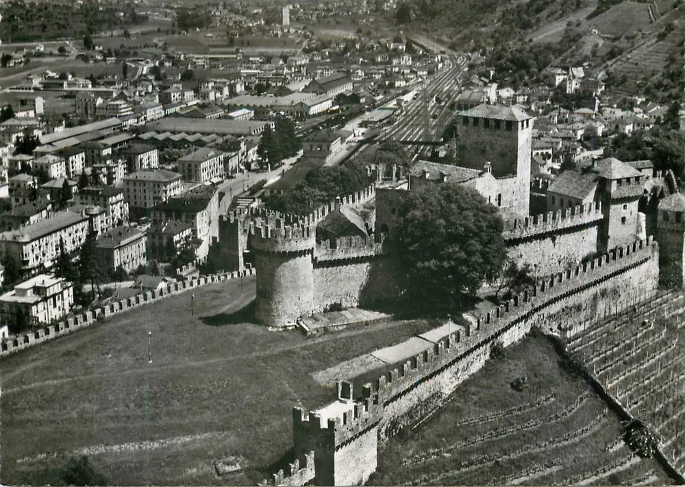 Bellinzona — vista aérea — Edição Elia Colombi, n° 239 - Frente
