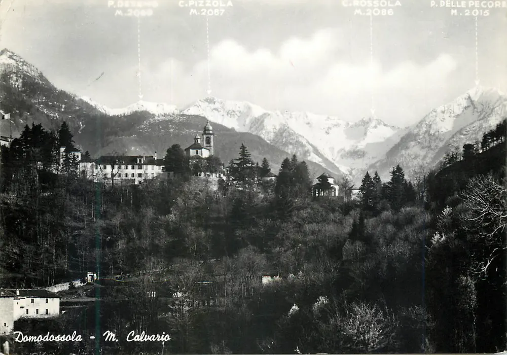 Domodossola — M. Calvario — widok panoramiczny z kościołem i zasnieżonymi górami — Wyd. Cart. Grossi - Awers