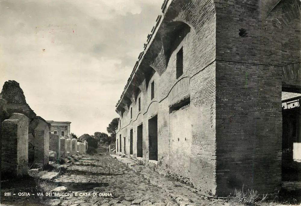 Ostia - Via dos Balcões e Casa de Diana — 281 — Editor não visível - Frente