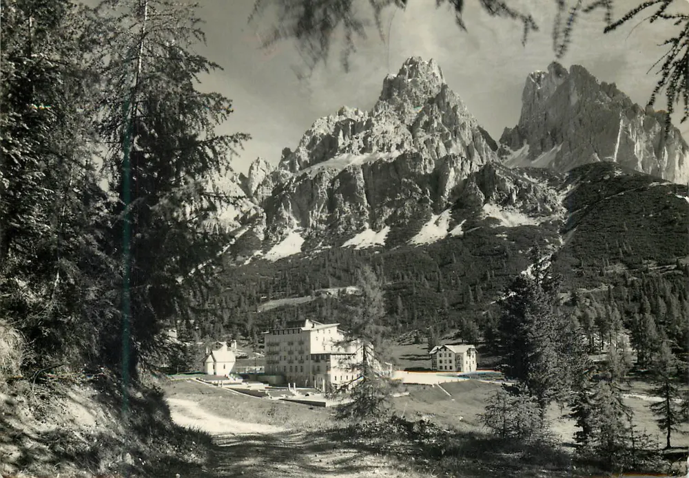 Grand Hotel Tre Croci — Piz Popena — Cortina d'Ampezzo — Photographie A. Zardini - Recto