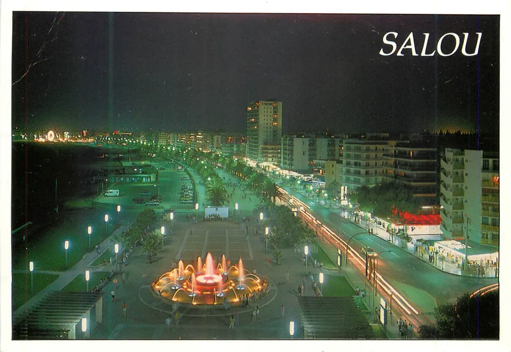 Salou — vista noturna da praça central com fonte — Edições A. Campaña N.º T 6101 - Frente