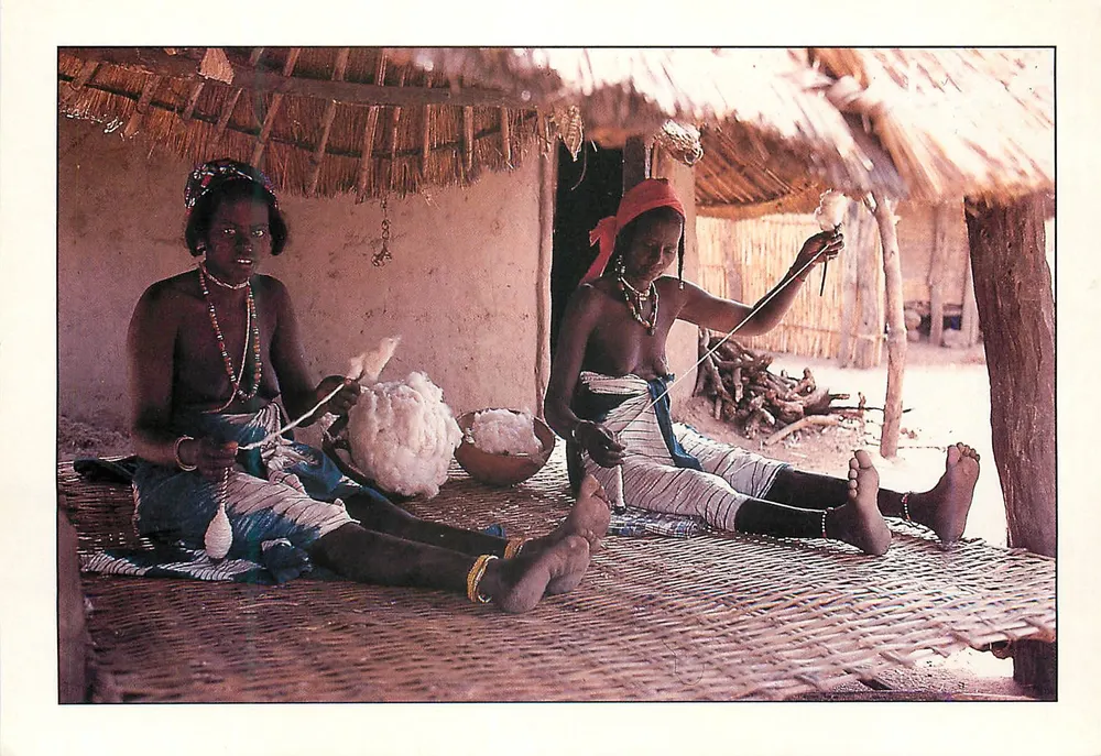 As tecelãs de algodão — Sénégal — Éditions Hoa-Oui - Frente