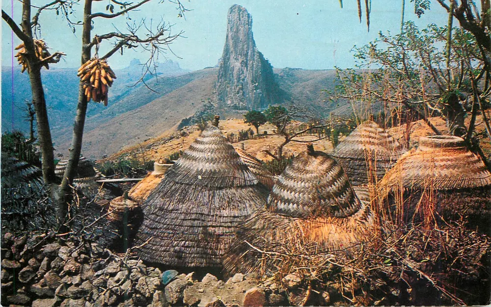 Paesaggio dei Kapsikis — Nord Camerun — editore serma - Recto