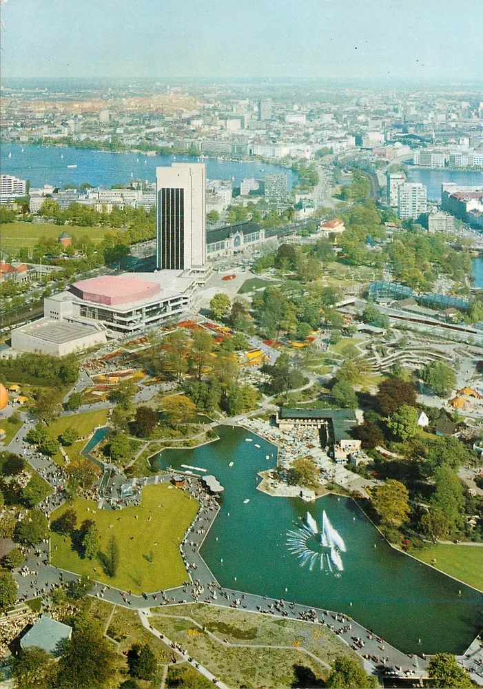 Hamburg — Ansicht des Kongresszentrums und der Alster vom Fernsehturm — Verlag Bild-Druck & Verlag GmbH, Lübeck - Vorderseite