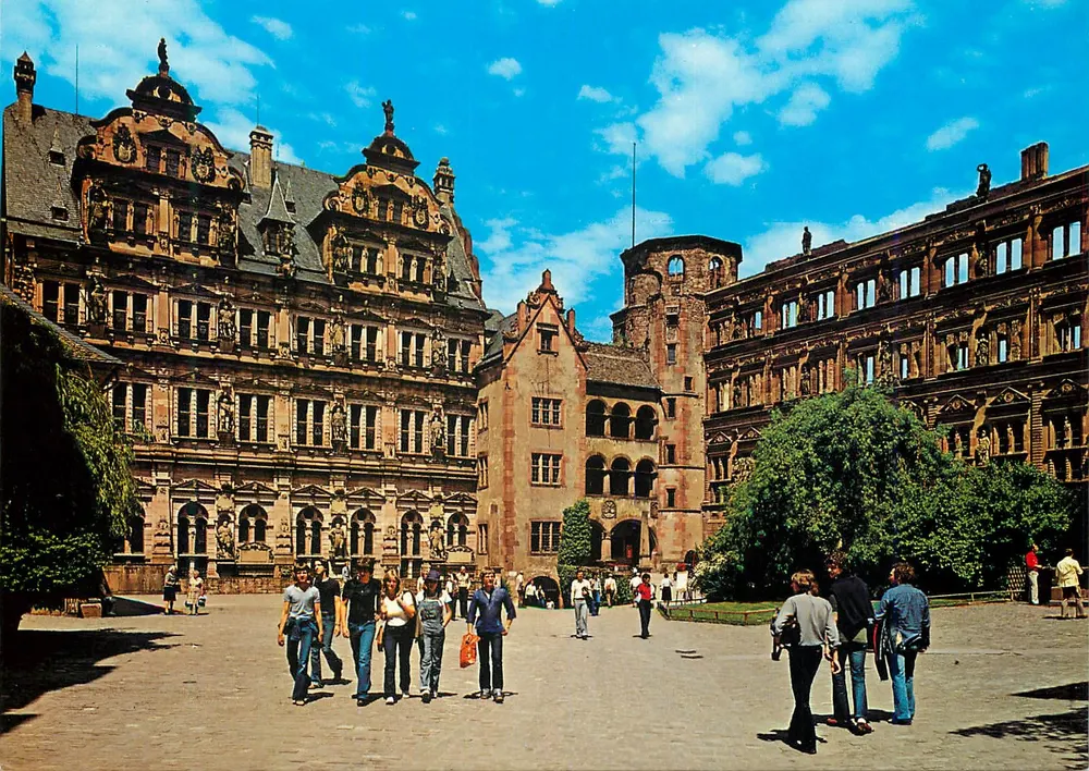 Heidelberg — Schlosshof z budynkami Fryderyka i Ottheinricha — Kunstverlag Edmund von König - Awers