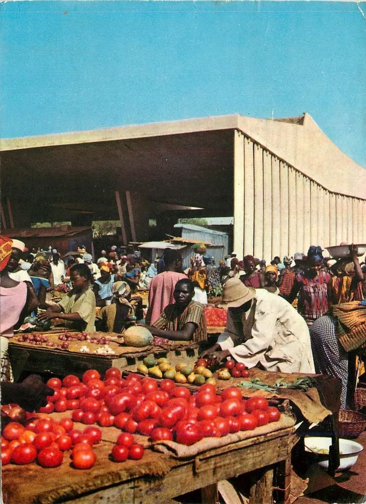 Mercado de Ouagadougou — República da Haute-Volta — Editado pela Livraria ATTIE - Frente