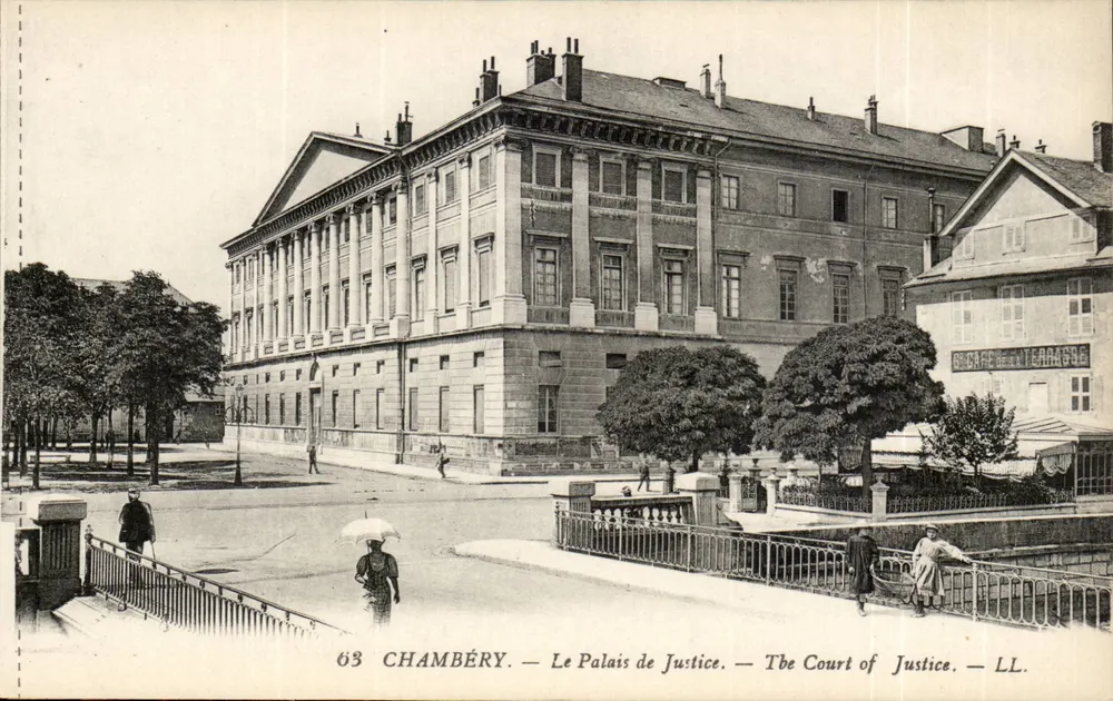 Chambéry — O Palácio de Justiça — LL. - Frente