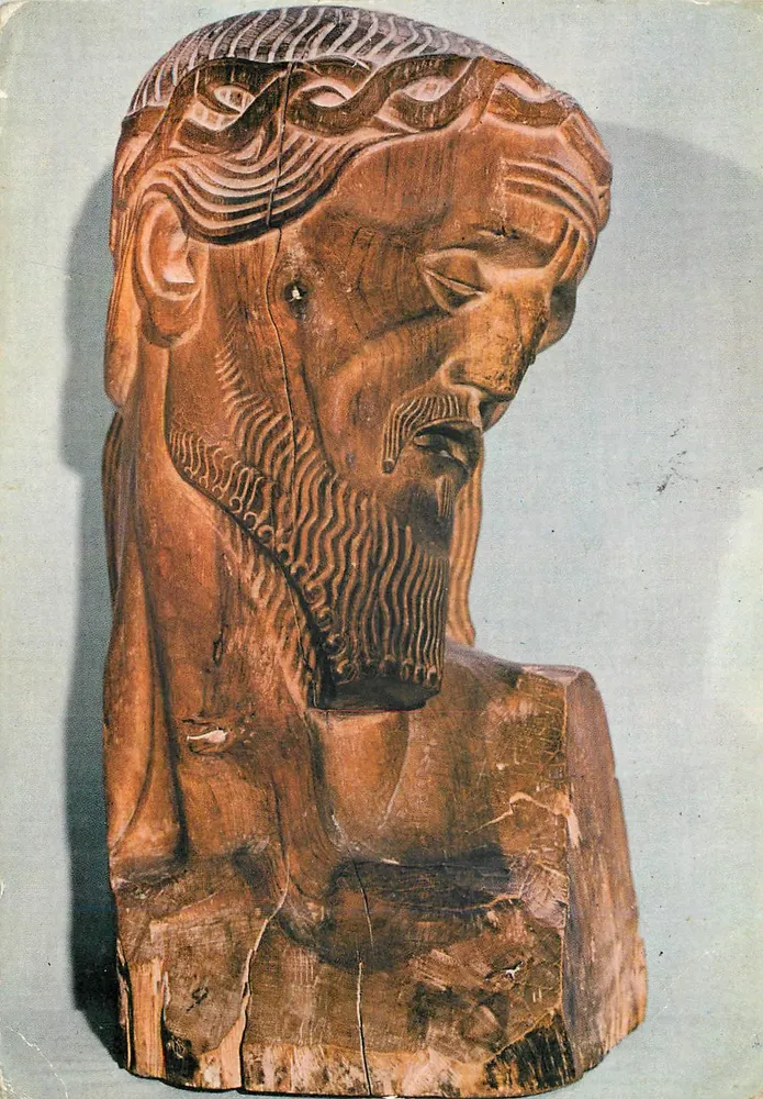 Cabeza de Cristo — escultura de madera — Galerie Meštrović, Split - Anverso