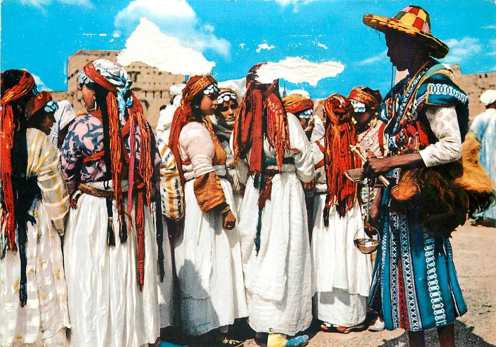 Dançarinas e portador de água — cortes típicos do Marrocos — Edição JEFF n°1/5003 - Frente