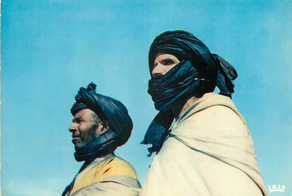 Dois homens no Marrocos — típicos azuis — editor IRIS, n° 95.003.52 - Frente