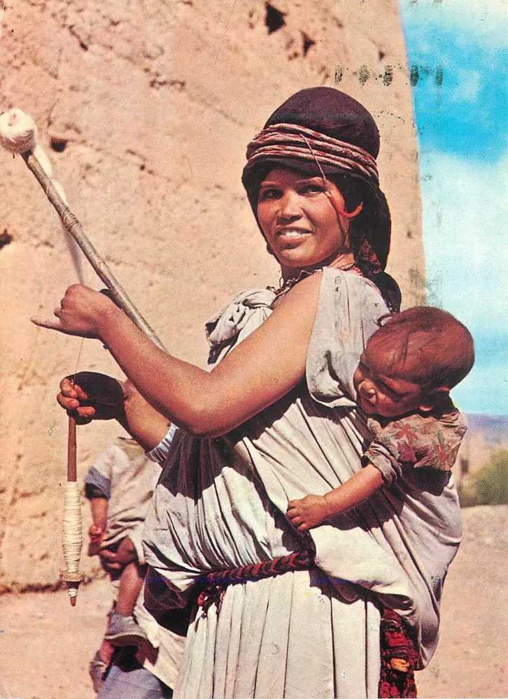 Filleuse Aït Haddiddou Dadès — Maroc pittoresque — Édition Color Marrakech n°309 - Frente