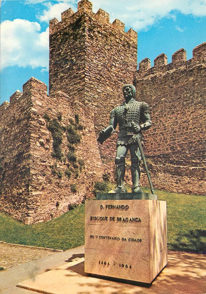 Statue de D. Fernando, 2e duc de Bragança — 500e anniversaire de la ville — Bragança, Portugal - Recto