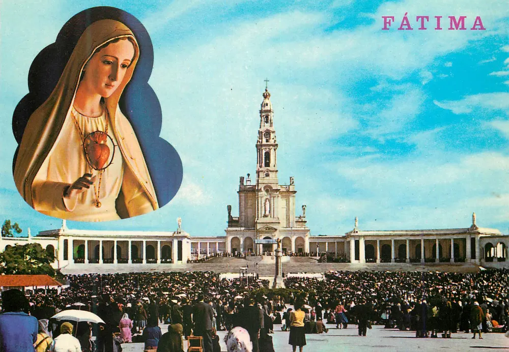 Fátima — Aparição da Virgem — Centro de Candade 'Nossa Senhora do Perpétuo Socorro' Porto - Frente