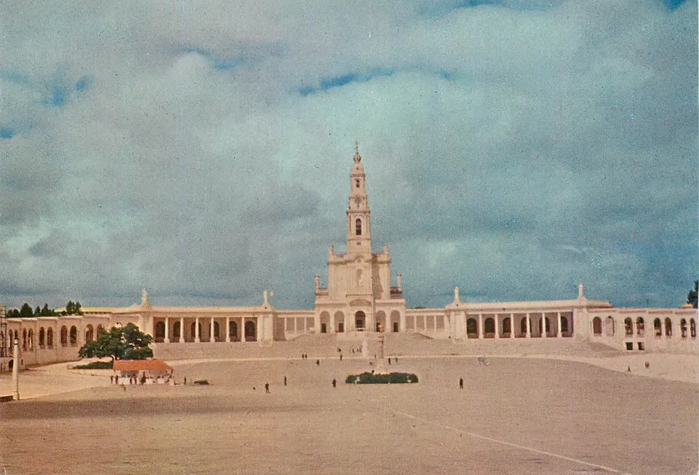 Fátima — Wallfahrtsstätte (Capelinha und Basilika) — Bertrand-Ausgabe (firmão) Nr. 1 - Vorderseite
