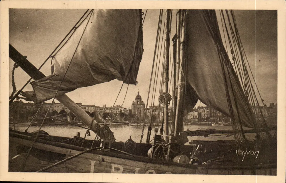 La Rochelle — Un Coin du Port — Édition d'Art YVON, Paris - Recto
