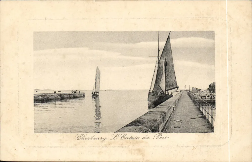 Cherbourg. De ingang van de haven — uitzicht op de haven met twee zeilschepen — uitgever niet zichtbaar - Voorkant