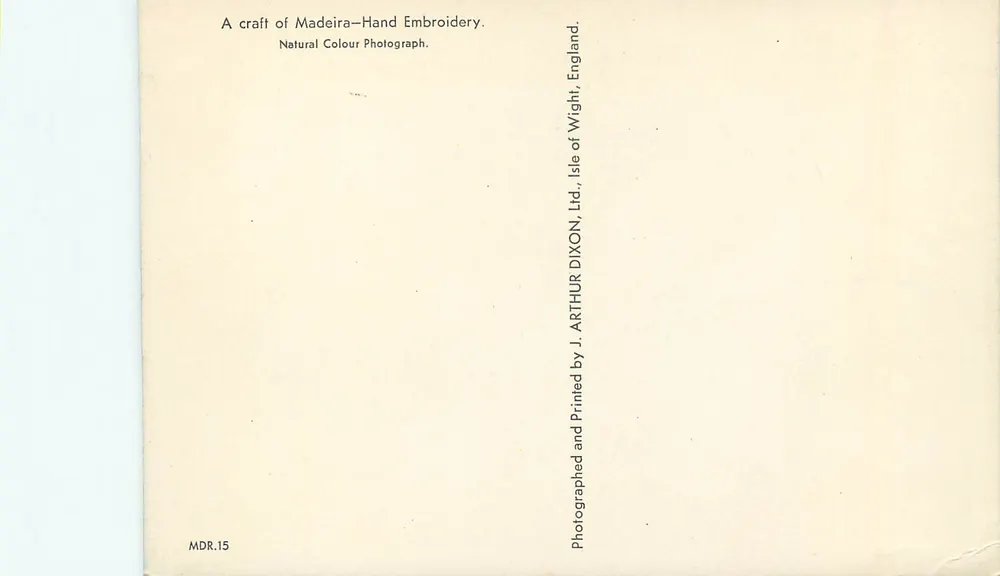 Femmes et enfant brodant — Madeira — J. ARTHUR DIXON, Ltd. - Verso