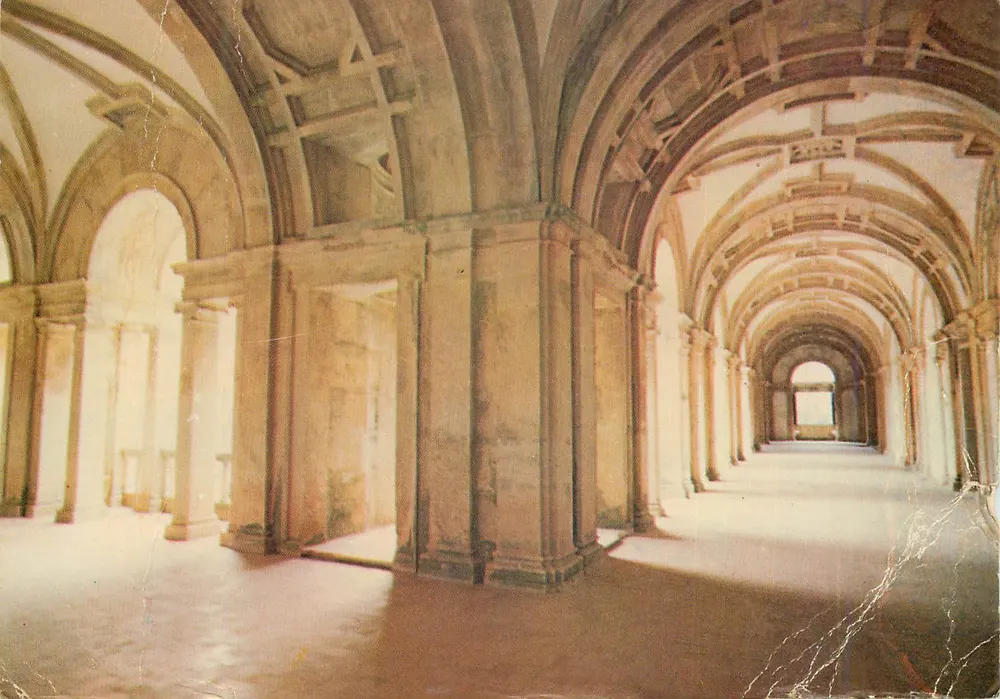 Corredores do Grande Claustro D. João III — Tomar, Portugal — Centro de Cartões de Postais - Recto