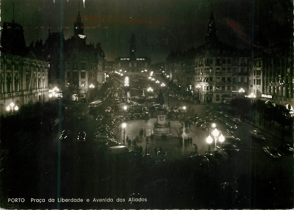 Porto — Praça da Liberdade e Avenida dos Aliados — Verdaeira fotografia - Recto