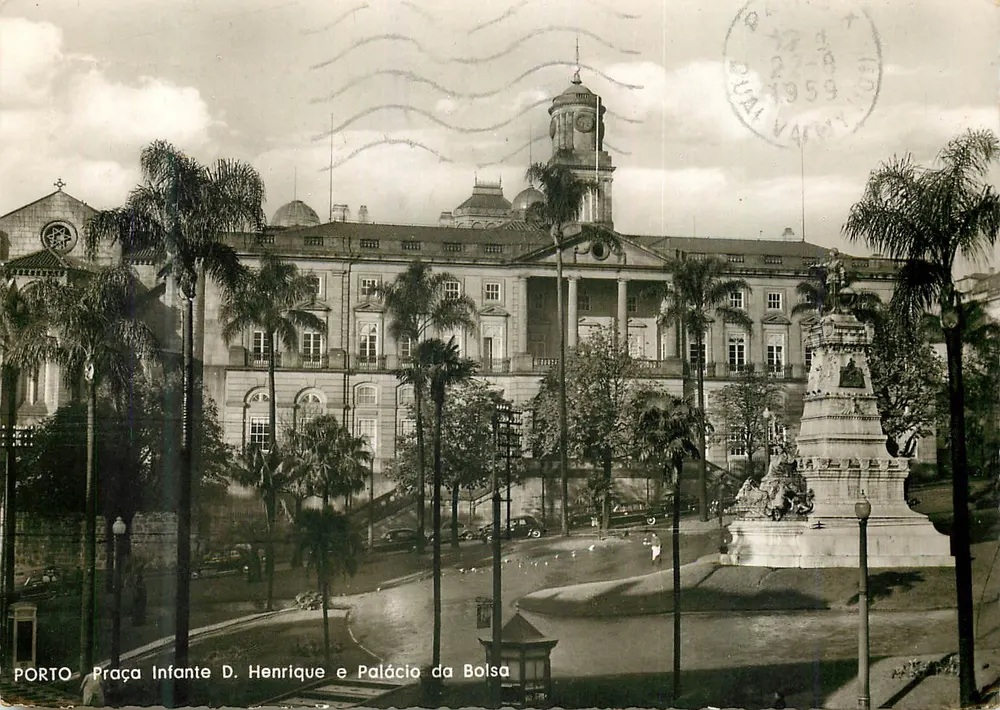 Porto — Praça Infante D. Henrique e Palácio da Bolsa — reprodução - Recto