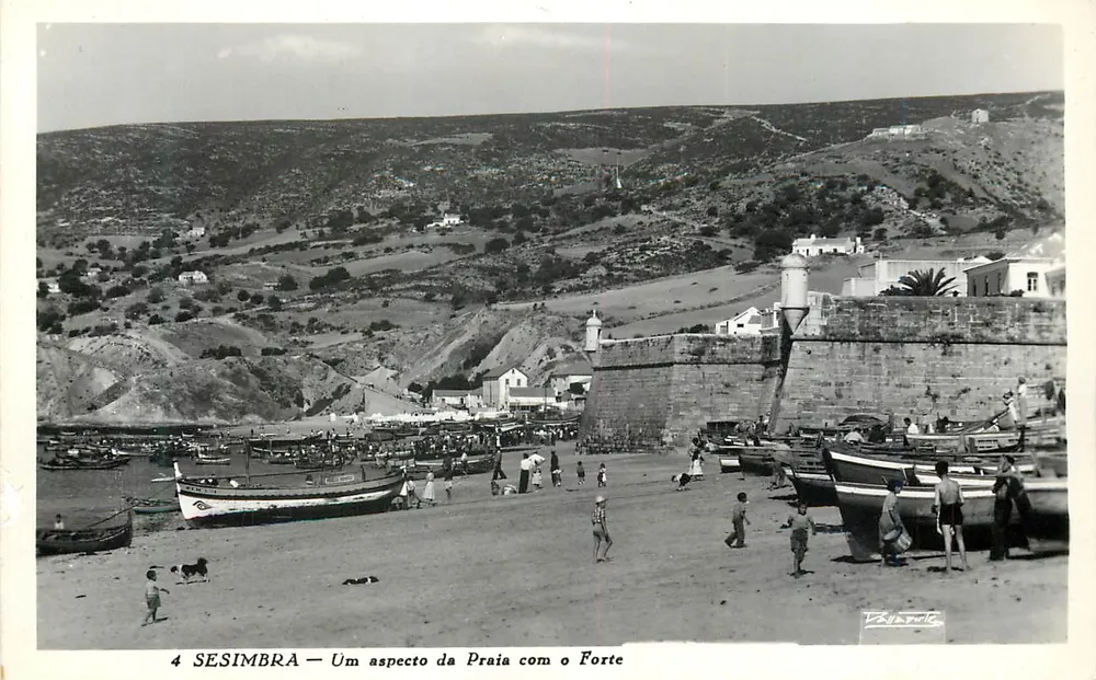 Sesimbra — Um aspecto da Praia com o Forte — Coleção Loisy - Frente