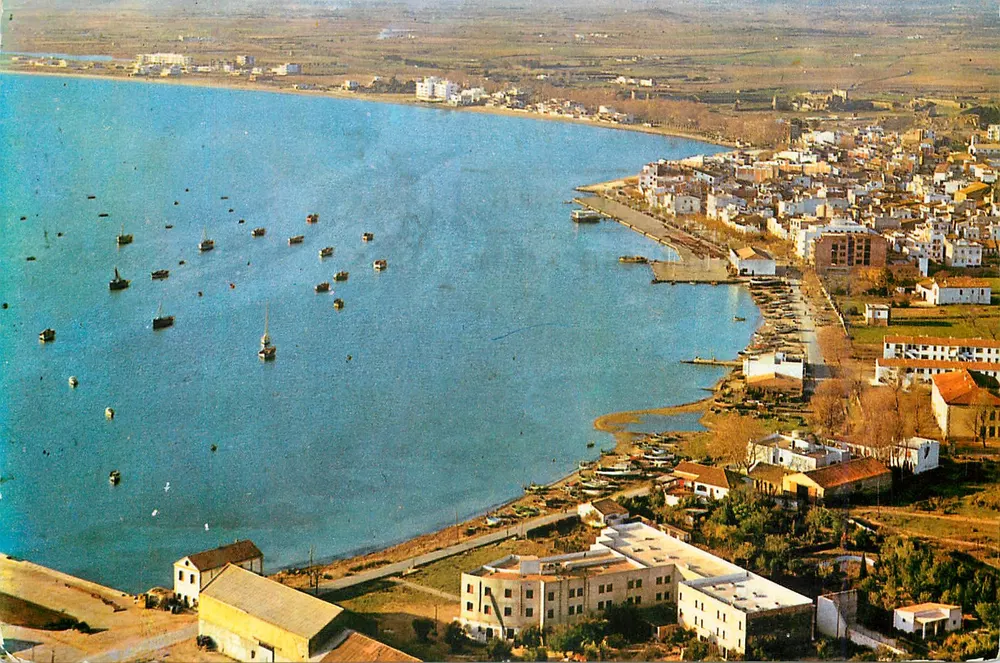 Rosas (Costa Brava) — vila de pescadores no golfo mais belo do mundo — Foto J. Ubach Puig - Frente