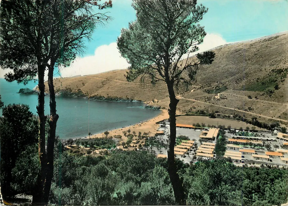 Cala Monjoy — Costa Brava, Espanha — Reprodução proibida - Frente