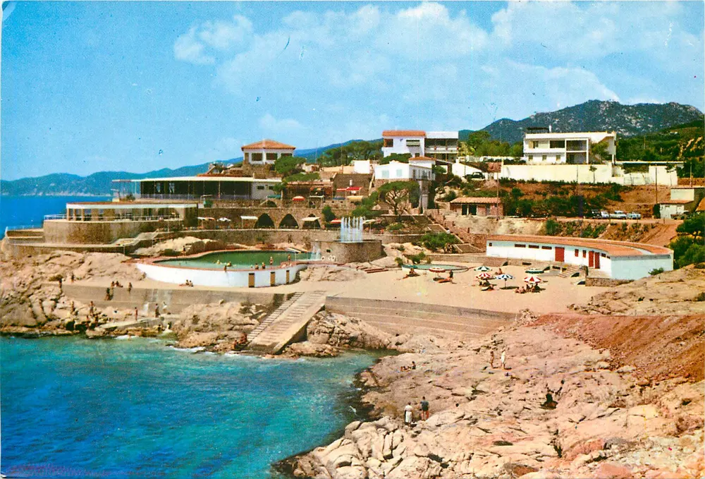 San Feliu de Guixols — Piscine Port Salvi — U.B.S.E.S.A. - Fotos Alfonso - Recto