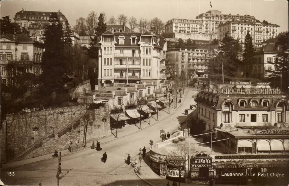 Lausana — Vista do Petit Chêne e do Chocolat Suchard — Editor Art. Ferroche-Matle, Lausana - Frente