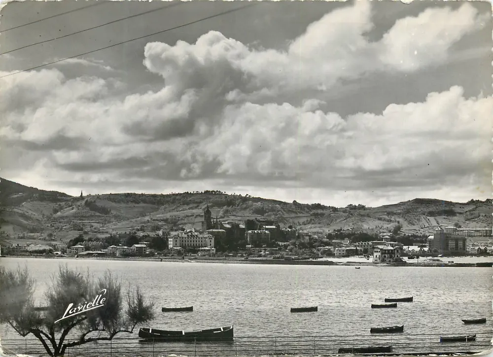 Lavricelle — Vista do lago e do vilarejo — L. Lavricelle, editor - Frente