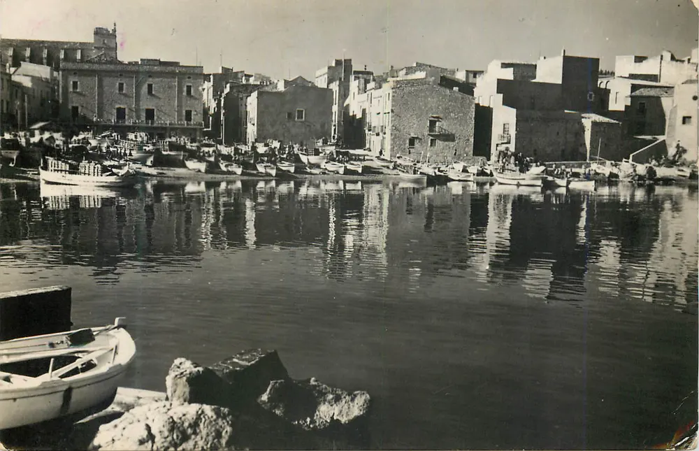 Port de Malaga — vue partielle — éditeur TARIETAL POSTAL, série Núm. 2289 - Frente