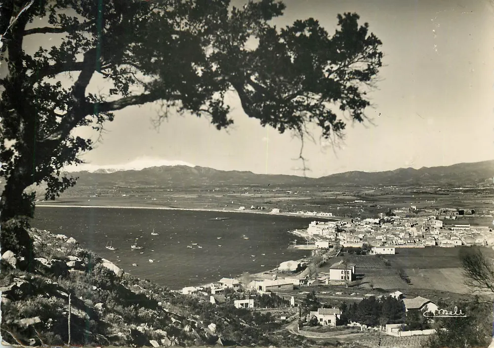 Costa Brava n.º 10 — Vue partielle du mont Canigó — Éditions Meli, Gérone - Recto