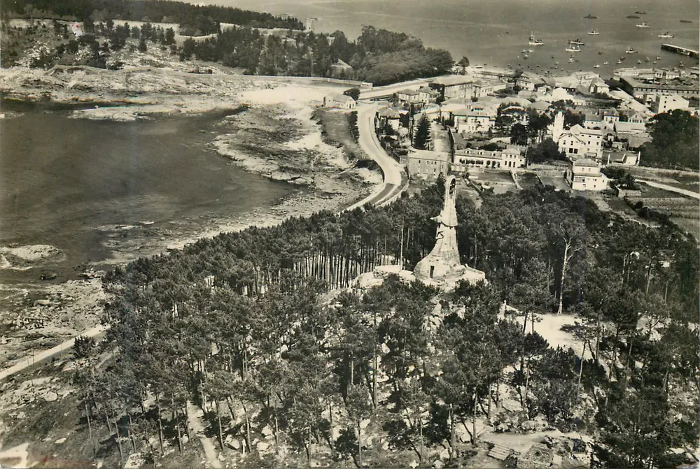 Vernet-les-Bains — Monument à la Vérone de la Roca — editor VERNET LES BAINS - Frente