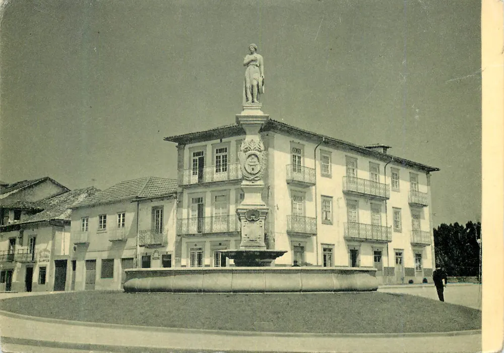 Monção — Estátua de Deu-la-Deu Martins — Éd. S.N.I. - Imp. Bertrand - Frente